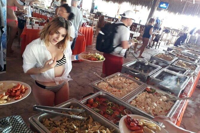 Catamaran unlimited Isla Mujeres with from Playa del Carmen - FAQs