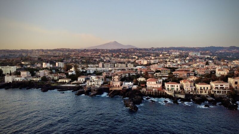 Catania: City Highlights Walking Tour - The Guide: Knowledge and Friendly Approach