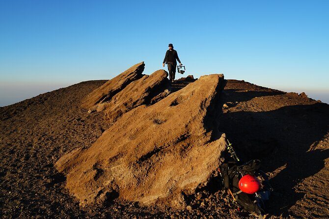 Catania: Mt. Etna sunset&wine experience - Transportation and Group Size