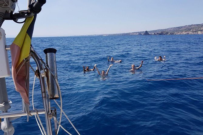 Catania Sail, spritz and fun at sunset - An In-Depth Look at the Experience