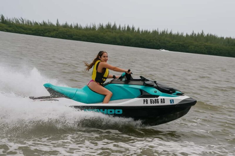 Catano: 1-Hour Jet Ski Rental for Drivers 21+ - An In-Depth Look at the Jet Ski Experience in Cataño
