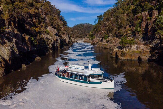 Cataract Gorge Cruise 10:30 am - Exploring the Cataract Gorge Cruise in Launceston: An Authentic Ride on Tasmania’s River