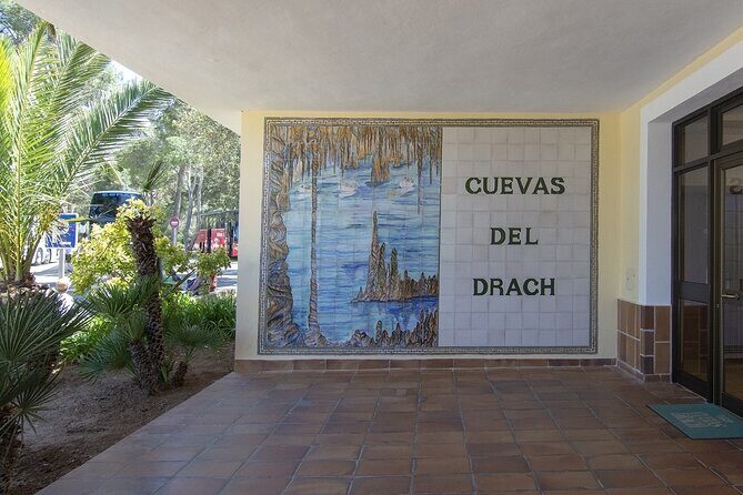 Caves Drach Boat Trip from Alcudia with Return Bus and Tickets - The Itinerary Breakdown: What to Expect