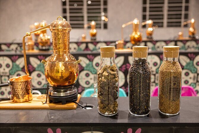 CDMX Create Your Craft Gin from scratch - Col Roma - An Authentic, Educational Cocktail Experience