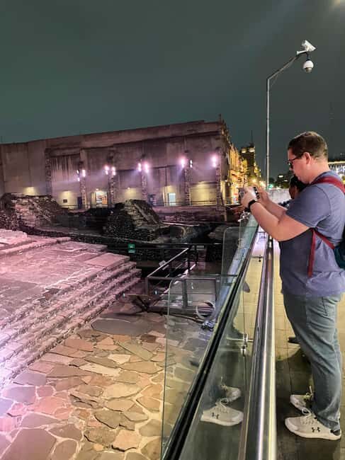 CDMX: Night Walking Tour of the City, with option to visit the Torre Latinoamericana - Walkability and Pace