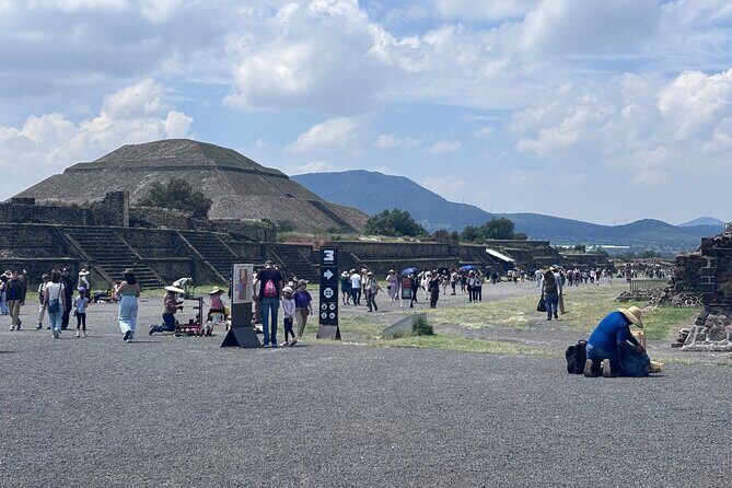 CDMX to La GRUTA Rest. to Teotihuacan Pyramids, PRIVATE (VIP) - The Value of Skip-the-Line Access