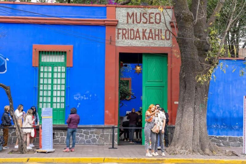 CDMX: Xochimilco, Coyoacan with Frida Kahlo & Optional Lunch - FAQs