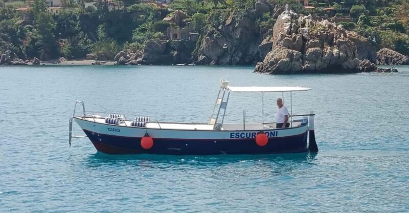 Cefalù: boat ride with swimming and aperitif and snorkeling - Who should consider this trip?