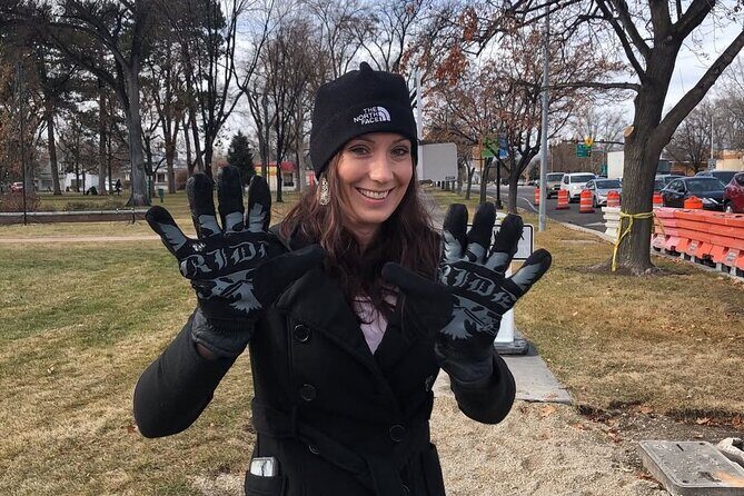 Celebrate the Season with a Holiday Scavenger Hunt in Rochester - Who Is This Experience Best For?