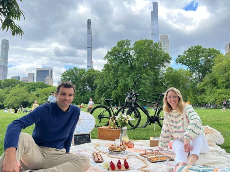 Central Park, NYC: Private Bike Tour and Luxurious Picnic - The Ride Through Central Park