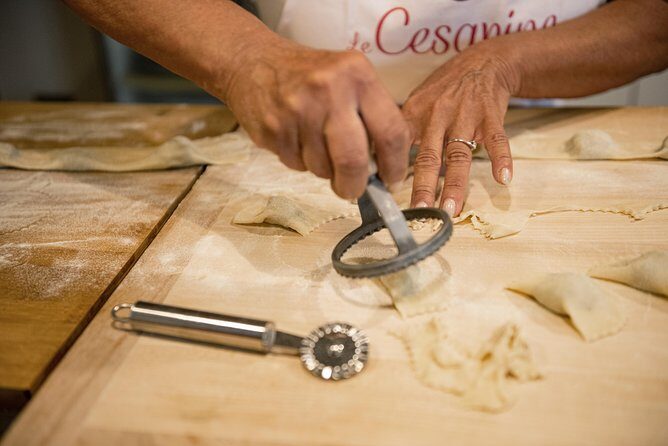 Cesarine: Fresh Pasta Class & Meal at Local's Home in Lucca - Key Points