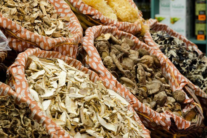 Cesarine: Small Group Market tour and Dining Experience in Verona - How the Cooking Unfolds