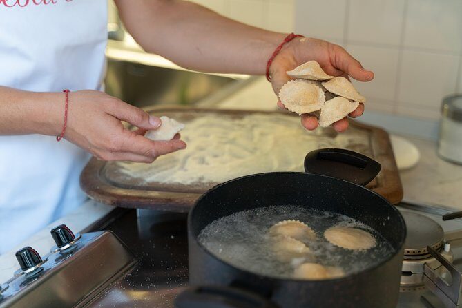 Cesarine: Small group Pasta and Tiramisu class in Lake Garda - FAQ