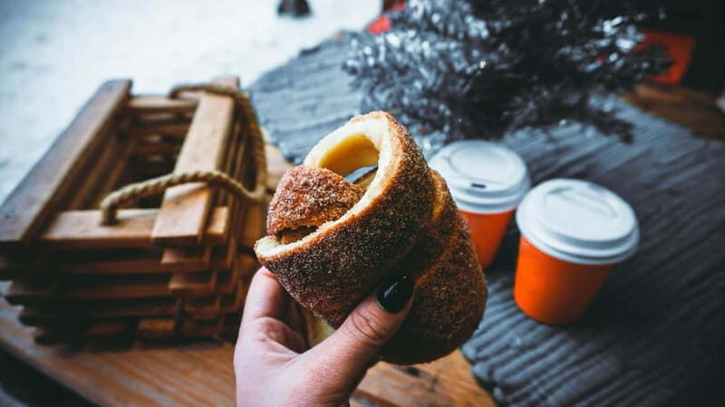 Cesky Krumlov: Express Walk with a Local in 60 minutes - Discovering Cesky Krumlov in 60 Minutes: What to Expect