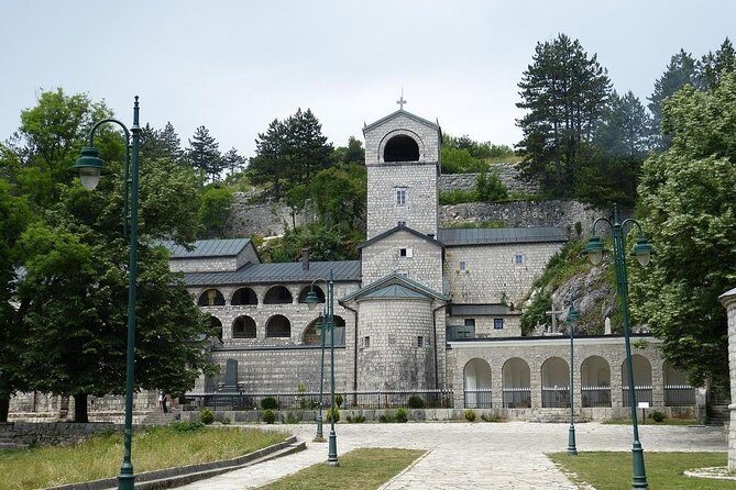 Cetinje 1 hour Private Walking Tour - Key Points