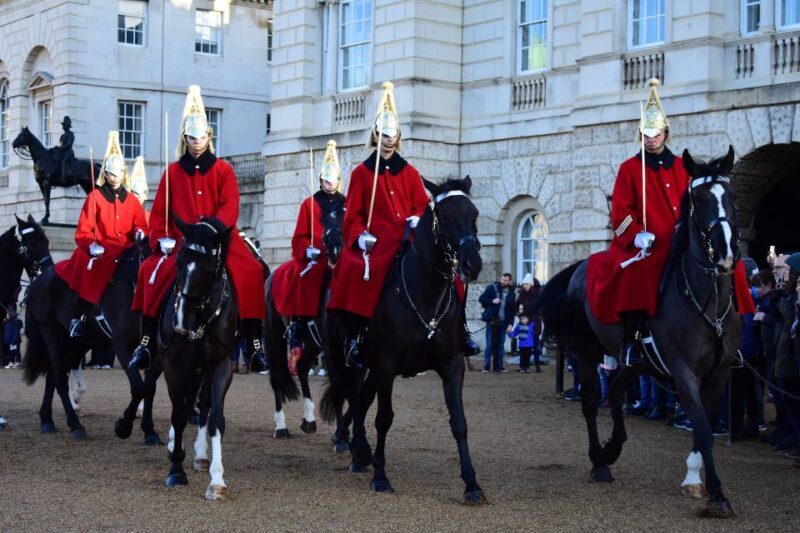 Changing of the Guard and Buckingham Palace Entry Ticket - Who Is This Tour Best Suited For?