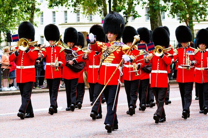 Changing of the Guard, Big Ben, Thames & Tower of London Tour - An In-Depth Look at the Tour Experience