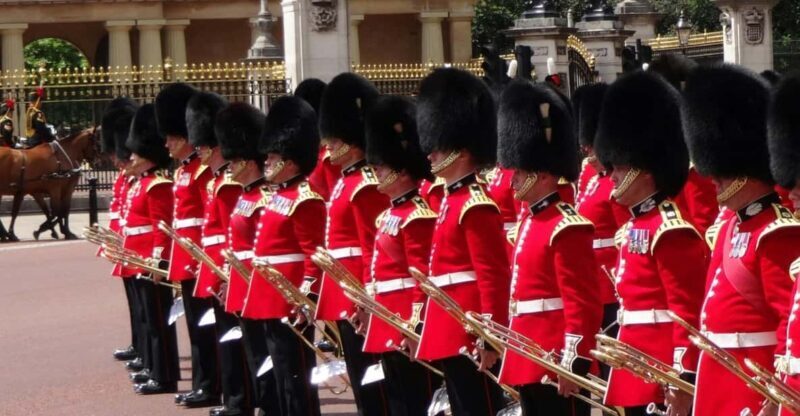 Changing of the Guard Experience in London - Who Should Consider This Tour?