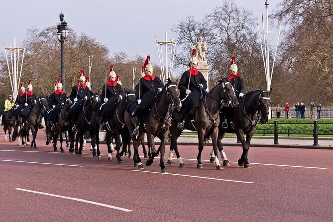 Changing of the Guard Guided Tour at Buckingham Palace - The Value and Who Will Love This Tour