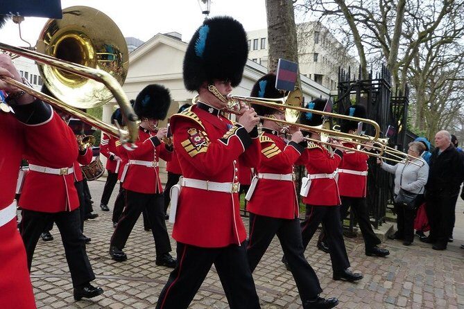 Changing of the Guard Guided Walking Tour in London - Practical Tips for a Great Experience