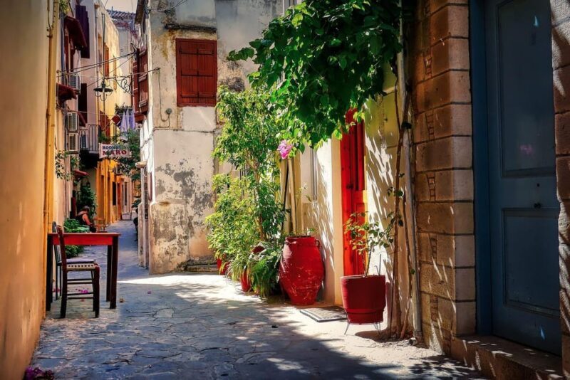 Chania in a Nutshell: Cretes Ancient & Modern History Tour - Key Points
