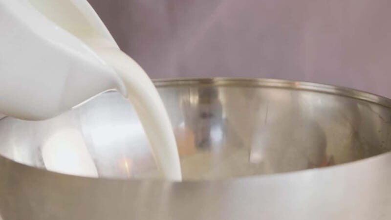 CHANTILLY : apprendre à monter la crème chantilly à la main - Practical Tips