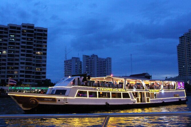 Chaophraya Amazing Dinner Cruise - The Good, the Bad, and the Unexpected