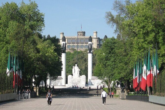 Chapultepec Castle Tour: Walk Through Gardens, History, and Views - Who Should Consider This Tour?