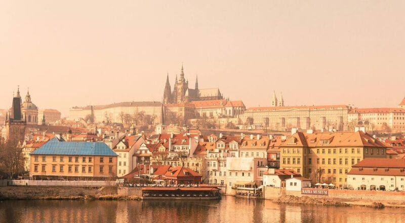 Charles Bridge and Prague Castle Walking Tour - An In-Depth Look at the Experience