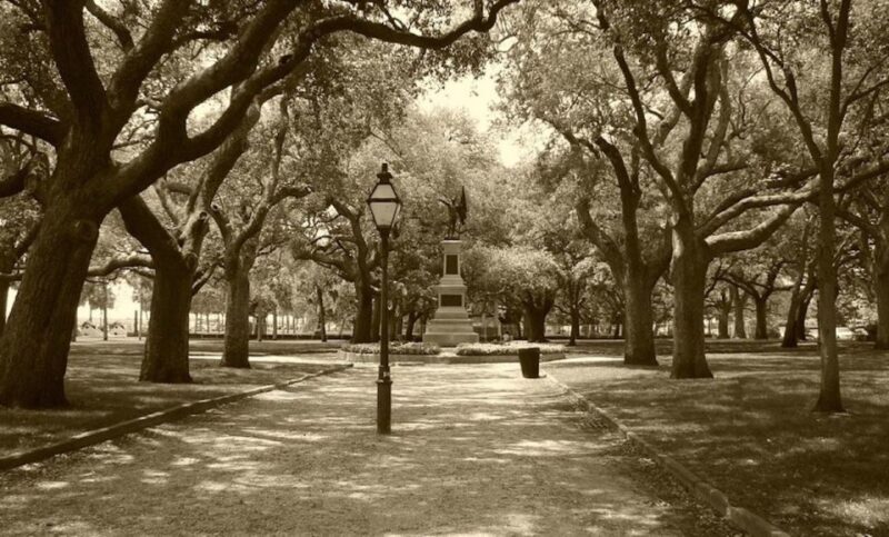 Charleston: City of the Dead Walking Ghost Tour - Key Points
