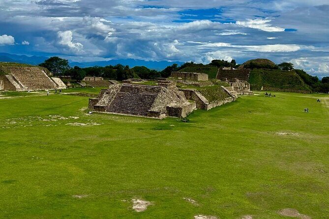 Charm Zapoteca Monte Albán Mezcal and Cuilápam Tour - Discovering Monte Albán: Oaxaca’s Iconic UNESCO Site