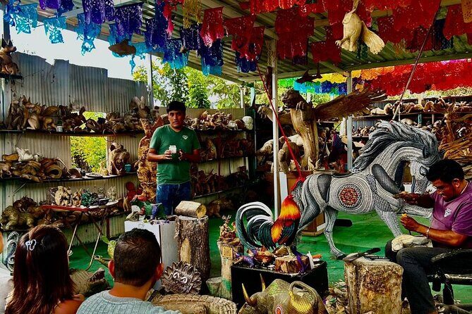 Charm Zapoteca Monte Albán Mezcal and Cuilápam Tour - Transportation and Group Dynamics