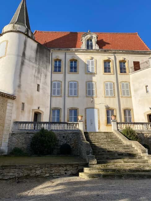 Châteauneuf-du-Pape: Full-day wine tour with sommelier - The Sum Up