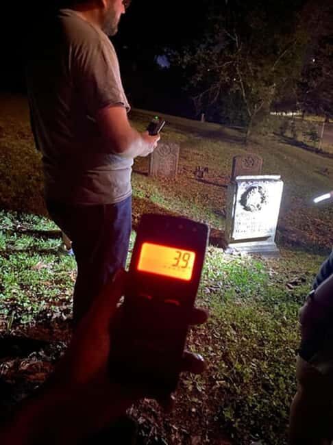 Chattanooga: 18+ Only Cemetery Ghost Hunt With EMF Detector - An In-Depth Look at the Cemetery Ghost Hunt Experience