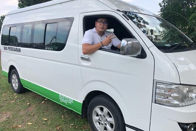 ~Chauffeur: Johor Bahru to Singapore Van Transfer - An In-Depth Look at the Johor Bahru to Singapore Van Transfer
