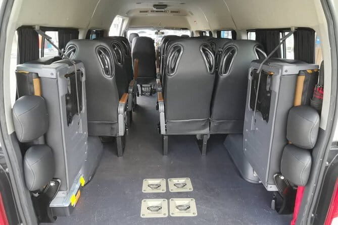 ~Chauffeur: Johor Bahru to Singapore Van Transfer - How the Experience Feels in Practice