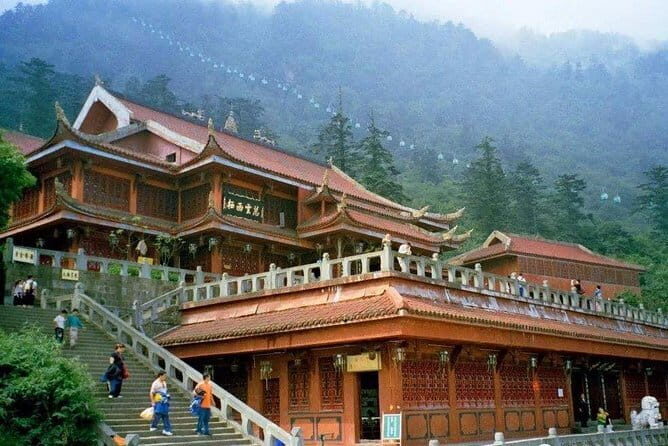 Chengdu Private Day Tour to Emei Mountain with Lunch and Cable Car Ride - An In-Depth Look at the Emei Mountain Day Tour