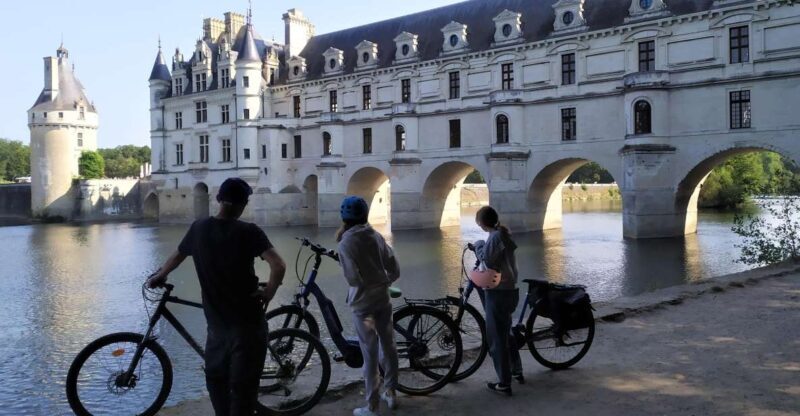Chenonceau: guided ebike ride and wine & cheese picnic lunch - Key Points