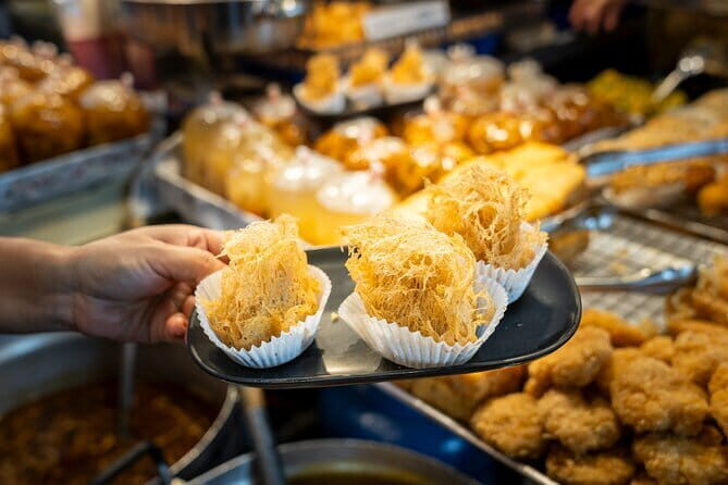 Chiang Mai: Evening Sightseeing and Food Tastings Guided Tour - Key Points