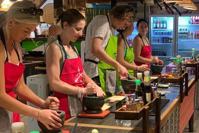 Chiang Mai: Traditional Thai-Akha Cooking Class& Market Tour - Key Points