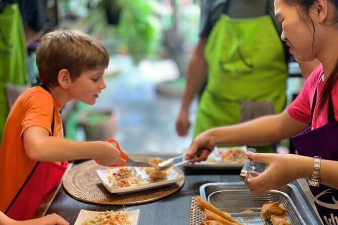 Chiang Mai: Traditional Thai-Akha Cooking Class& Market Tour - A Closer Look at the Experience