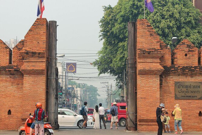 Chiang Mai Tuk Tuk Evening Tour with Temples & Street Foods - FAQ