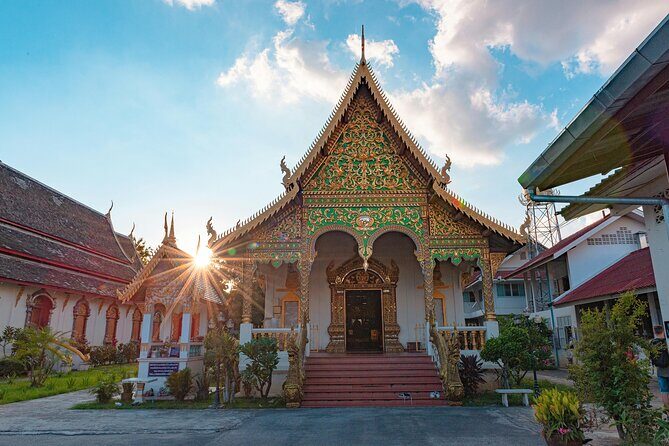 Chiang Mai: Twin Pagodas and Wachirathan Waterfall, private - Key Points