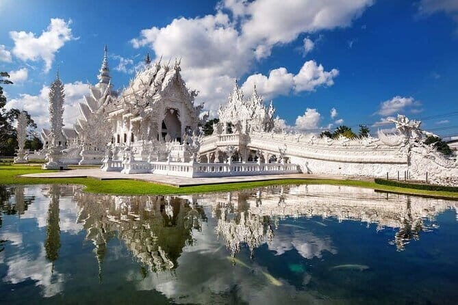 Chiang Mai White and Blue Temple Black Museum and Golden Triangle - Key Points