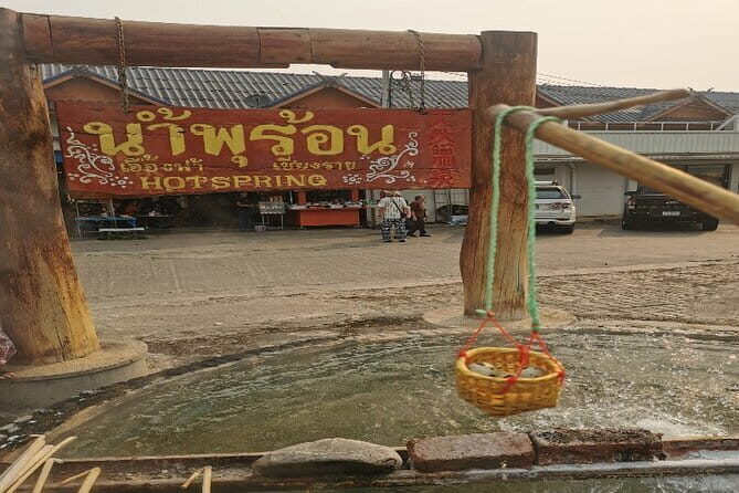 Chiang Rai White, Blue, Red Temples and Long Neck 1 Day Tour - FAQ