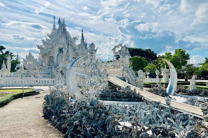 Chiang Rai:Discover 7 Must-See Spots & Tickets, Lunch Included - A Deep Dive into the Day’s Itinerary