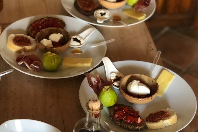 Chianti and San Gimignano - 2 Wineries with Pairing Lunch - The Lunch: Gourmet Tuscan Flavors Paired with Local Wines