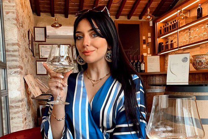 Chianti and San Gimignano - 2 Wineries with Pairing Lunch - Who Is This Tour For?