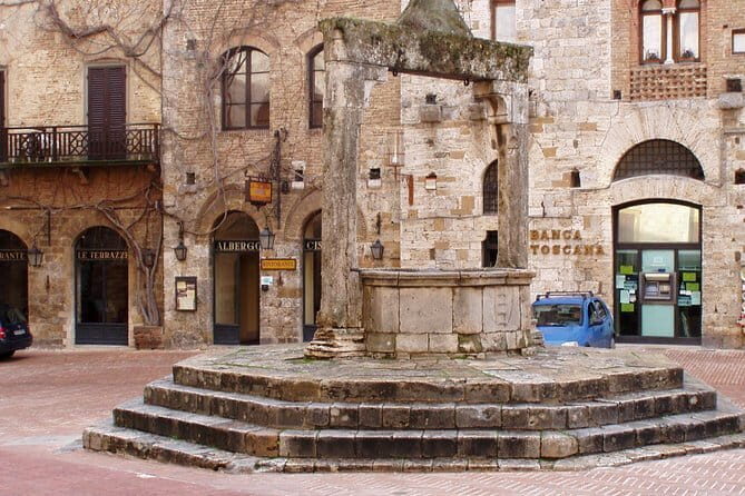 Chianti Region and San Gimignano including wine tasting and light lunch - Key Points
