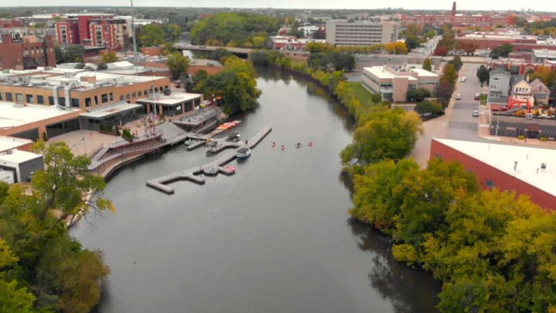Chicago: 2-Hour Kayak Rental from Bridgeport - A Closer Look at the Experience